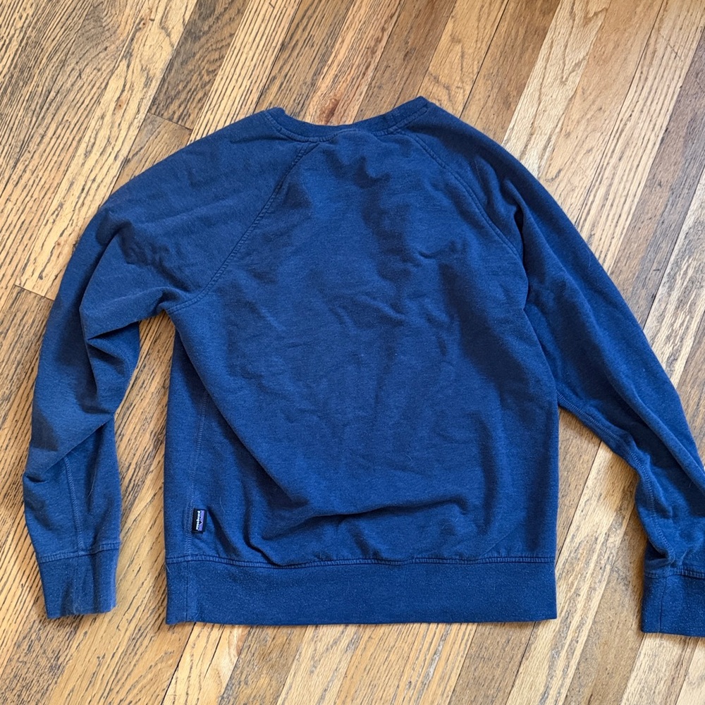 Patagonia Sweatshirt - Picture 2 of 3
